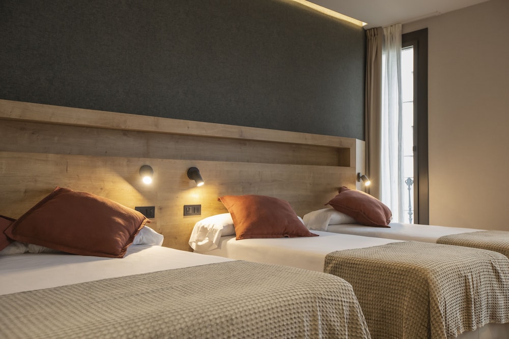 Fontanella by BCN URBAN ROOMS