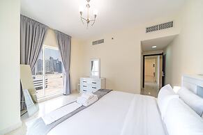 Stunning Business Bay Apartment With Balcony