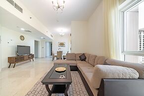 Stunning Business Bay Apartment With Balcony