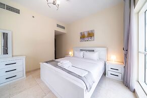 Stunning Business Bay Apartment With Balcony