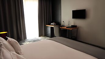 Aniroc Signature Hotel