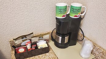 Shoreside Inn & Suites