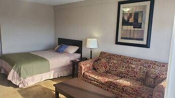 Shoreside Inn & Suites