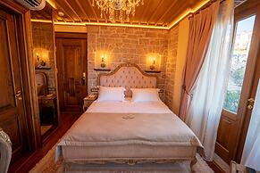 CUNDA BARADIEL HOTEL