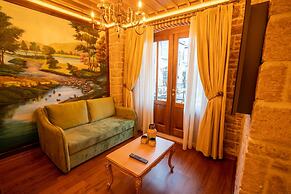 CUNDA BARADIEL HOTEL