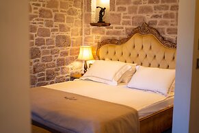 CUNDA BARADIEL HOTEL