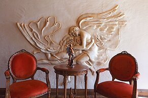 CUNDA BARADIEL HOTEL