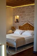 CUNDA BARADIEL HOTEL