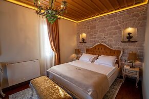 CUNDA BARADIEL HOTEL