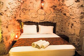 Mons Masius Hotel