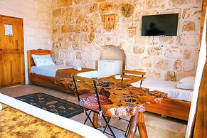 Mons Masius Hotel