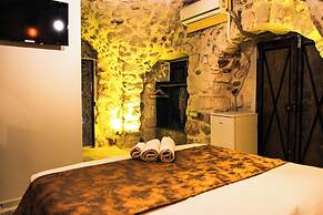 Mons Masius Hotel