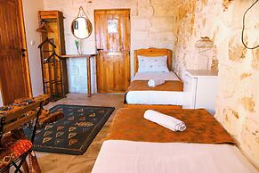 Mons Masius Hotel