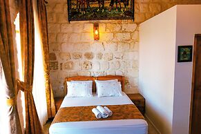 Mons Masius Hotel