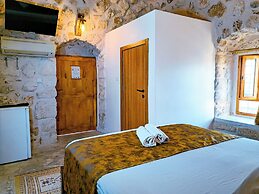 Mons Masius Hotel