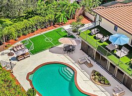 8 BR Heated Pool & Soccer Field