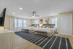 8 BR Heated Pool & Soccer Field