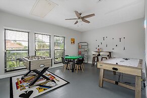 8 BR Heated Pool & Soccer Field