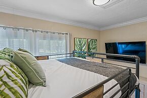 8 BR Heated Pool & Soccer Field