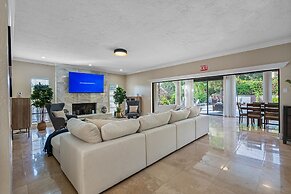 8 BR Heated Pool & Soccer Field