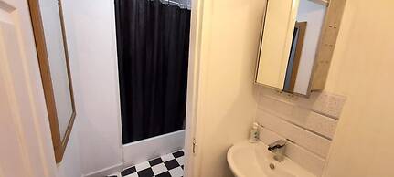 Lovely 3-bed Apartment in Parkgate Rotherham