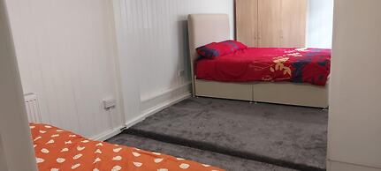 Lovely 3-bed Apartment in Parkgate Rotherham