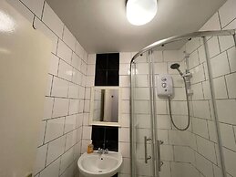 Impeccable 2-bed Apartment by Cardiff City Centre
