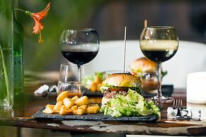 Villa F&B