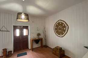 Charming 5-bed House in Granja