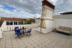 Charming 5-bed House in Granja