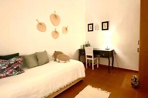 Charming 5-bed House in Granja