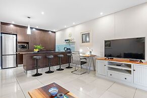 Eden on the Bay 150 by HostAgents