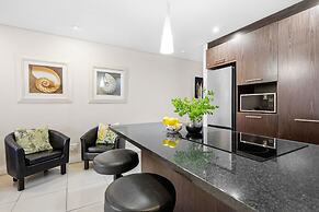 Eden on the Bay 150 by HostAgents