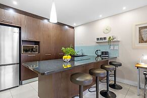 Eden on the Bay 150 by HostAgents