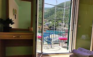 Fabulous apt. w breakfast near the sea