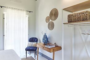 AQVAE Unconventional Country House