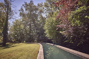 AQVAE Unconventional Country House