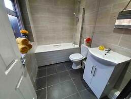Lovely 3-bed Apartment in Coventry