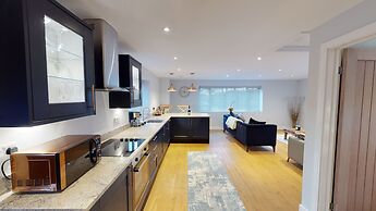 Private and Unique Cottage Close to Sheffield