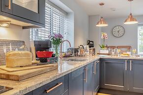 Private and Unique Cottage Close to Sheffield