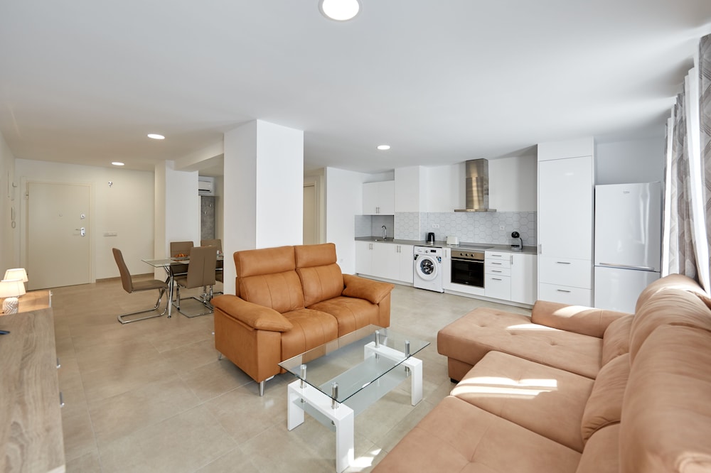 Sonrisa Deluxe Apartments Levante