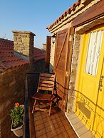 SARI KEÇİ TAŞ OTEL