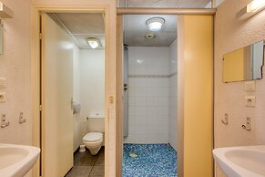 Auberge de Fréjus Saint-Raphael - Hostel