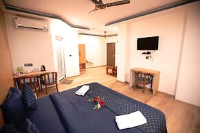 Hotel Noida Grand