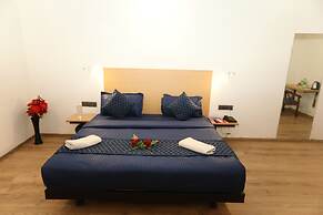 Hotel Noida Grand