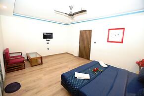 Hotel Noida Grand