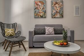 Andy & Hari's Elegant Town Studios