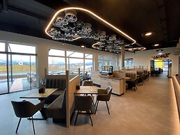 RINGRAST Hotel