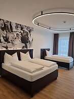 RINGRAST Hotel