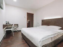 A Hotel Desker